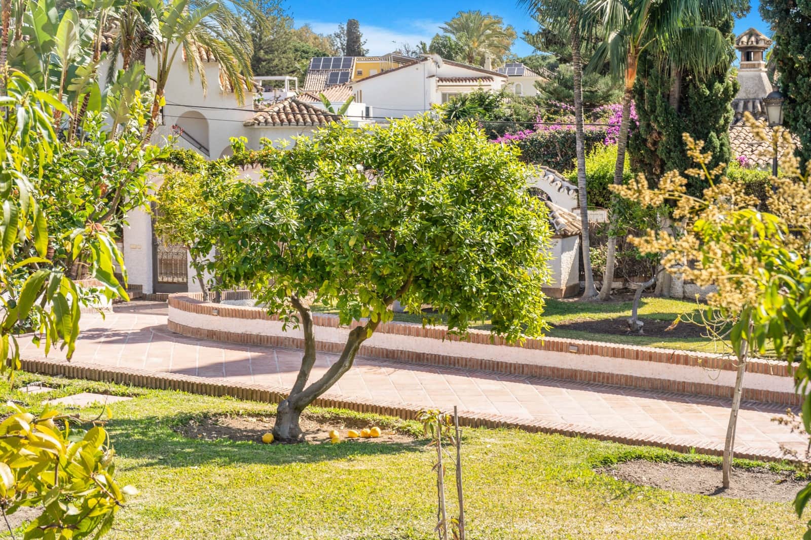 4 slaapkamer Villa te koop in Marbella met zwembad garage - € 2.800.000 (Ref: 8158211)