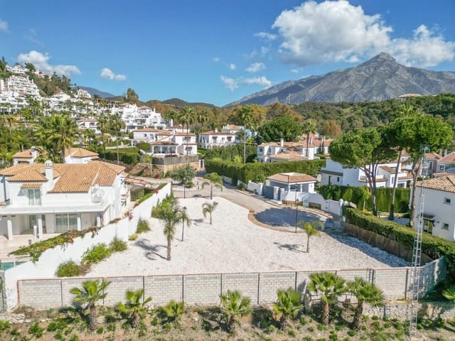 Building Plot for sale in Marbella - € 865,000 (Ref: 8161463)