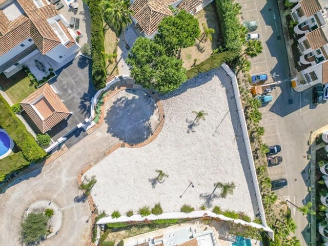 Building Plot for sale in Marbella - € 865,000 (Ref: 8161463)