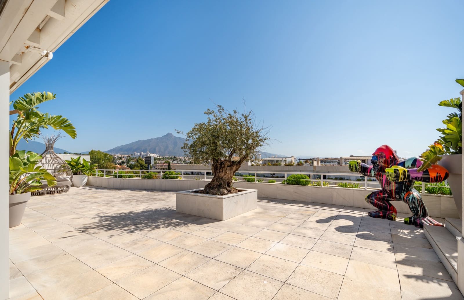 4 soveværelse Penthouse til salg i Marbella med swimmingpool garage - € 3.895.000 (Ref: 8165788)