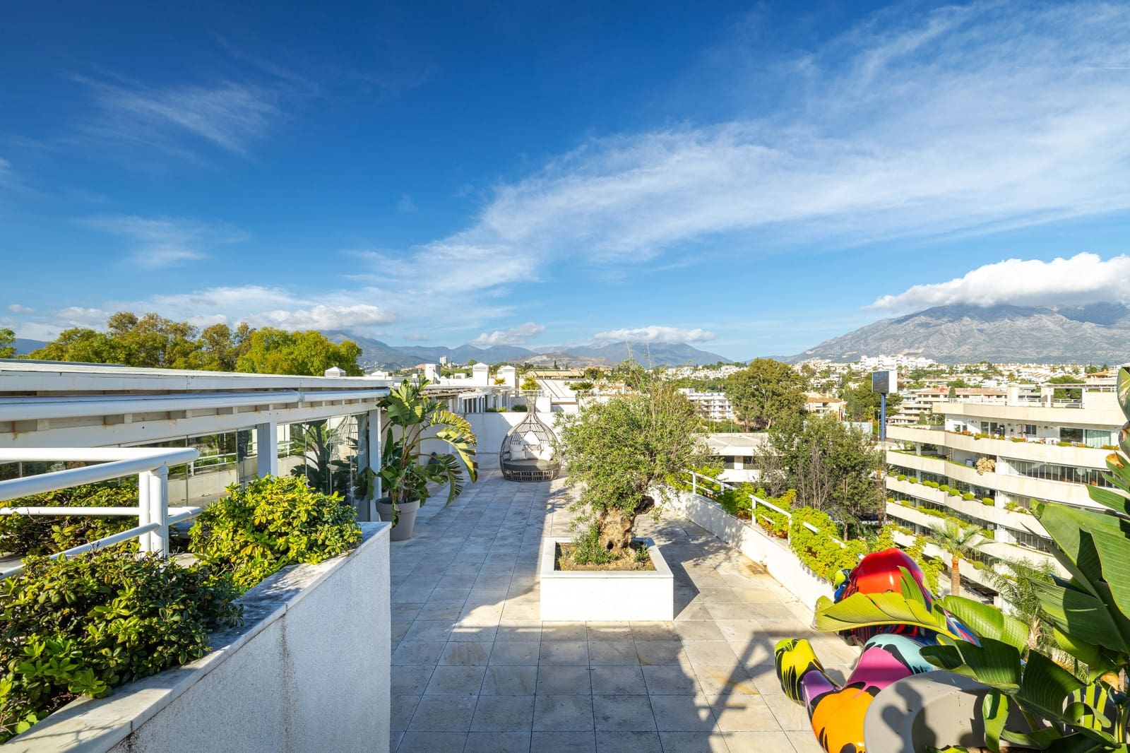 4 soveværelse Penthouse til salg i Marbella med swimmingpool garage - € 3.895.000 (Ref: 8165788)