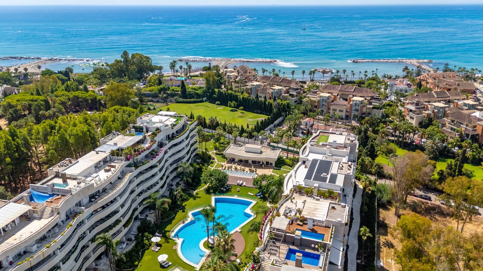 4 soveværelse Penthouse til salg i Marbella med swimmingpool garage - € 3.895.000 (Ref: 8165788)