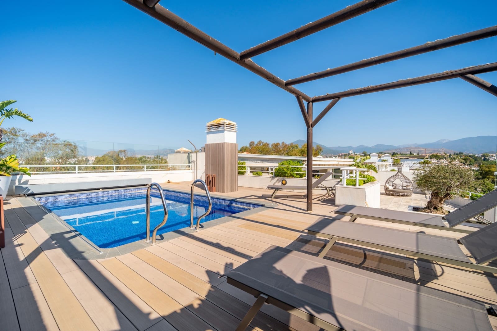 4 soveværelse Penthouse til salg i Marbella med swimmingpool garage - € 3.895.000 (Ref: 8165788)