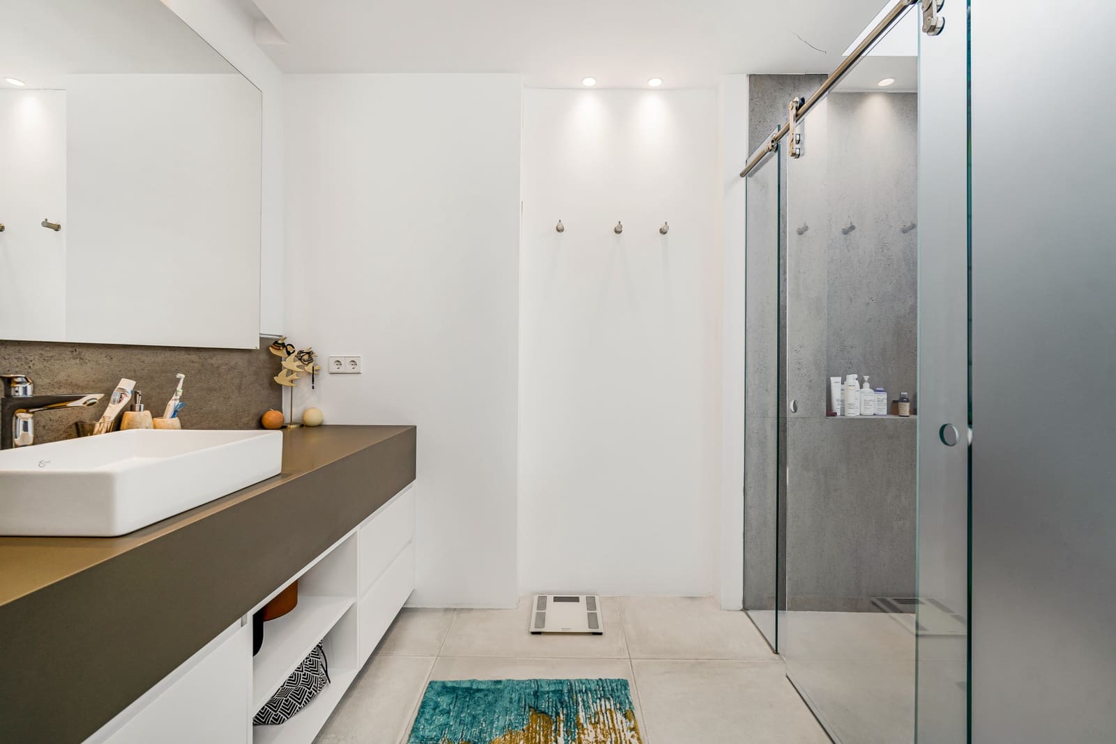 5 bedroom Villa for sale in Benahavis with pool garage - € 3,950,000 (Ref: 8165789)