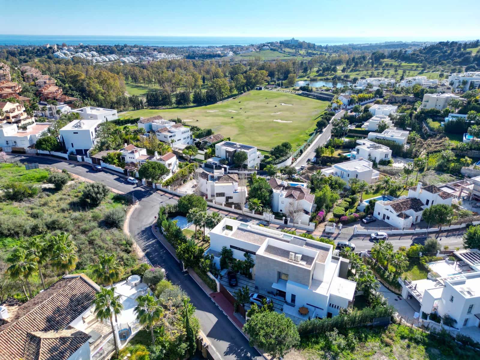 5 bedroom Villa for sale in Benahavis with pool garage - € 3,950,000 (Ref: 8165789)