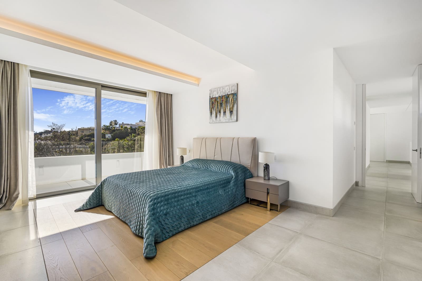 5 bedroom Villa for sale in Benahavis with pool garage - € 3,950,000 (Ref: 8165789)