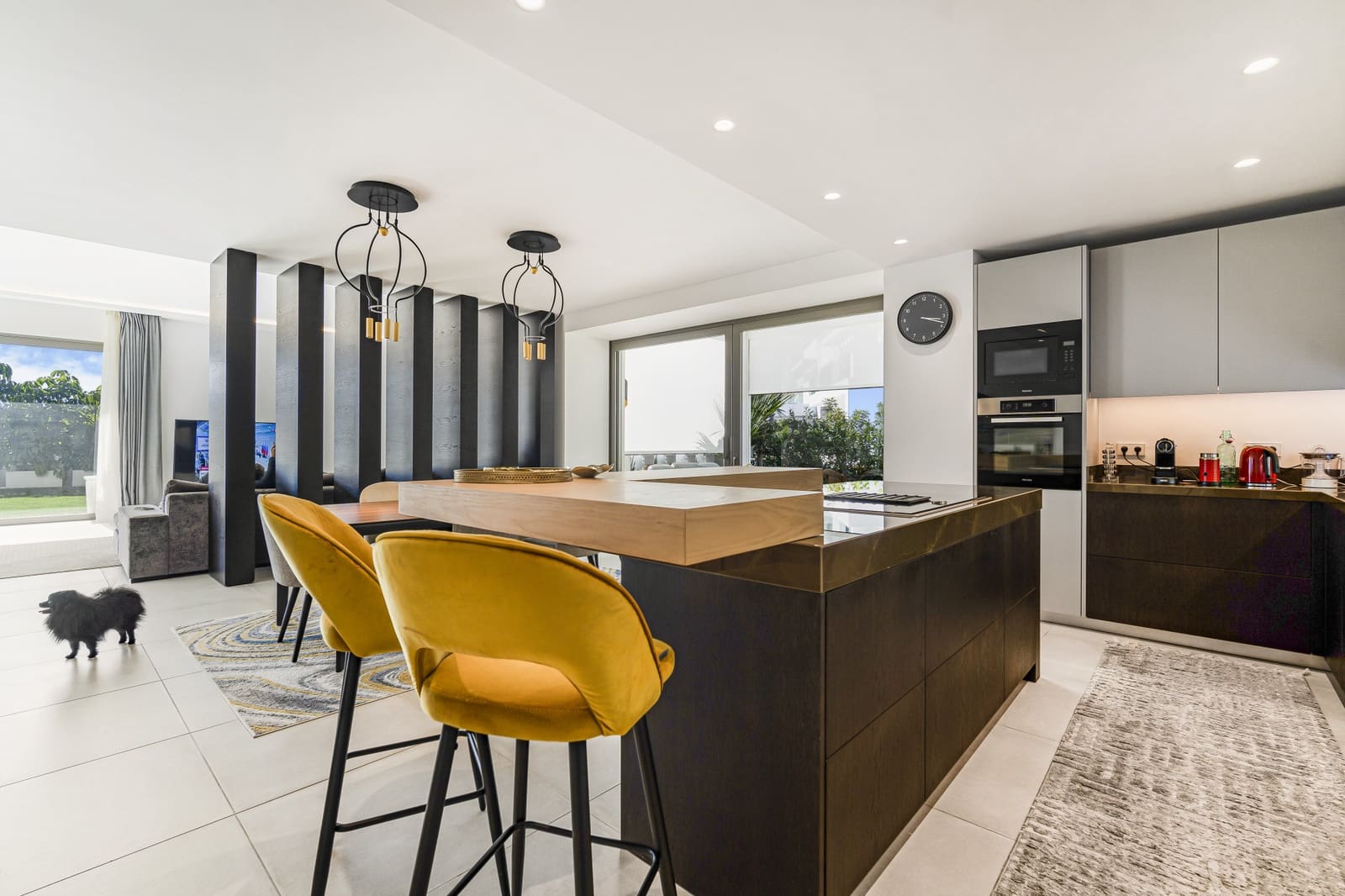 5 bedroom Villa for sale in Benahavis with pool garage - € 3,950,000 (Ref: 8165789)