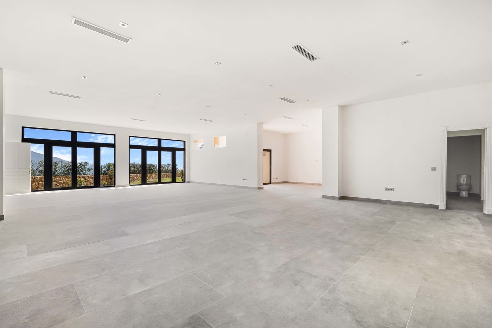 7 soverom Villa til salgs i El Madronal med svømmebasseng garasje - € 3 850 000 (Ref: 8181591)