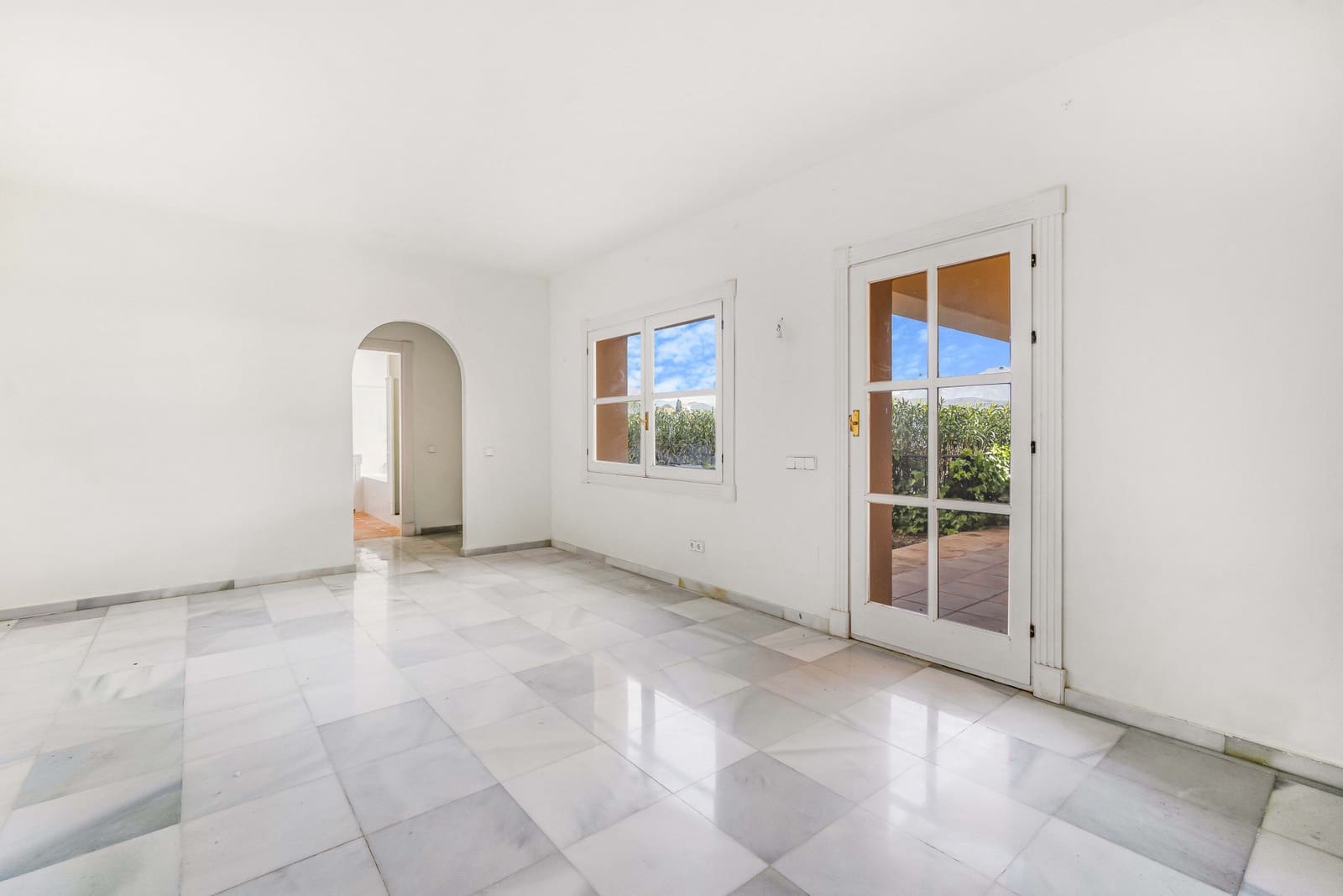 7 soverom Villa til salgs i El Madronal med svømmebasseng garasje - € 3 850 000 (Ref: 8181591)