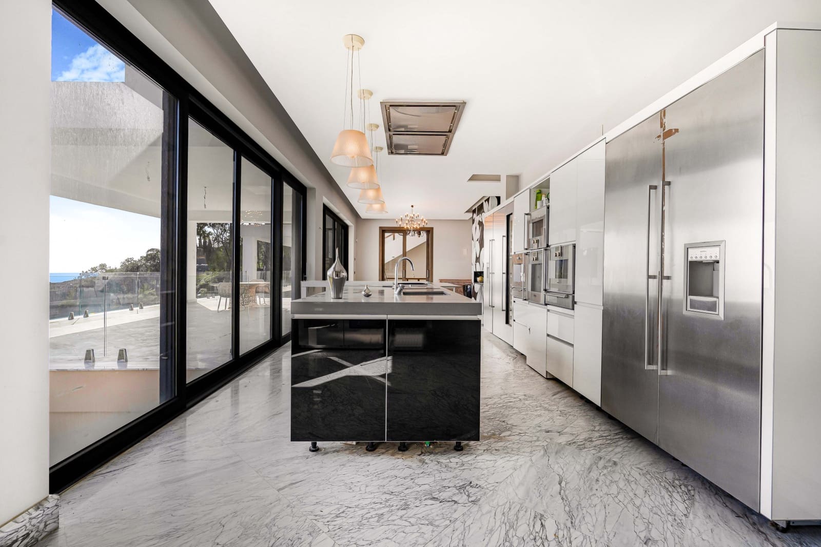 7 soverom Villa til salgs i El Madronal med svømmebasseng garasje - € 3 850 000 (Ref: 8181591)