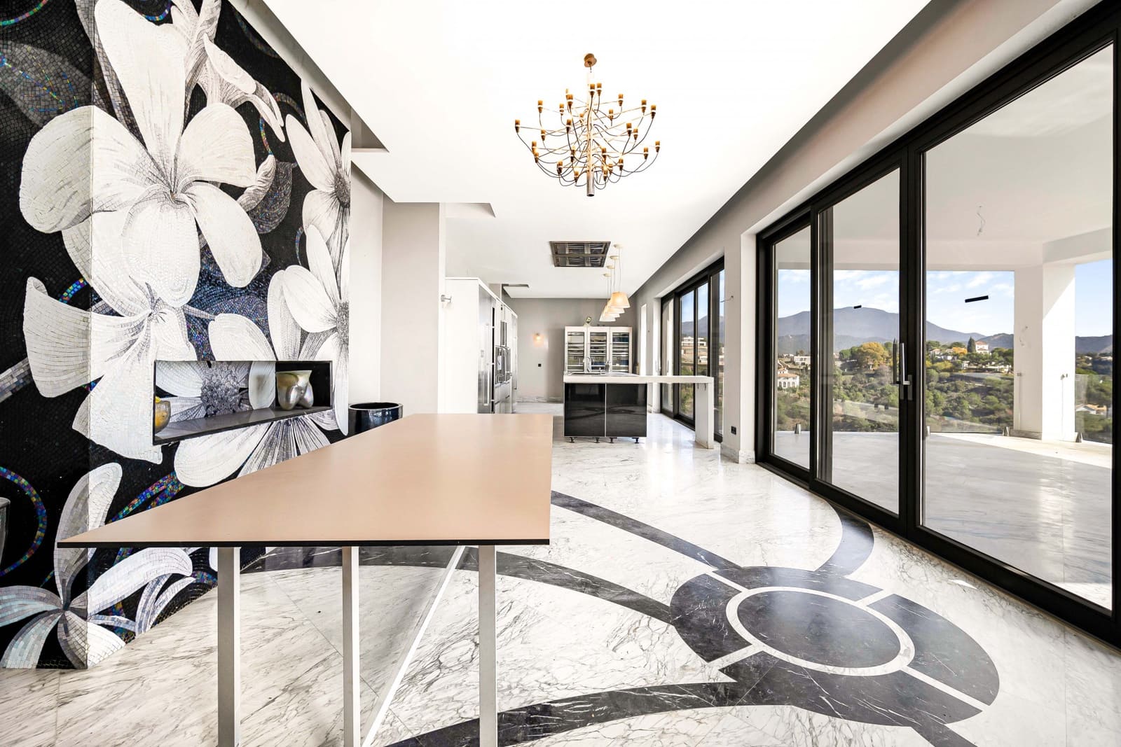 7 soverom Villa til salgs i El Madronal med svømmebasseng garasje - € 3 850 000 (Ref: 8181591)