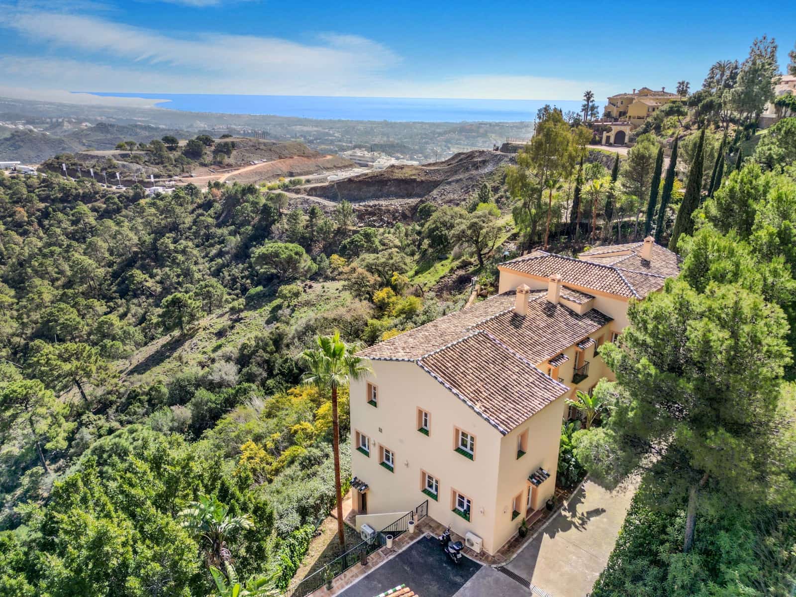 7 soverom Villa til salgs i El Madronal med svømmebasseng garasje - € 3 850 000 (Ref: 8181591)