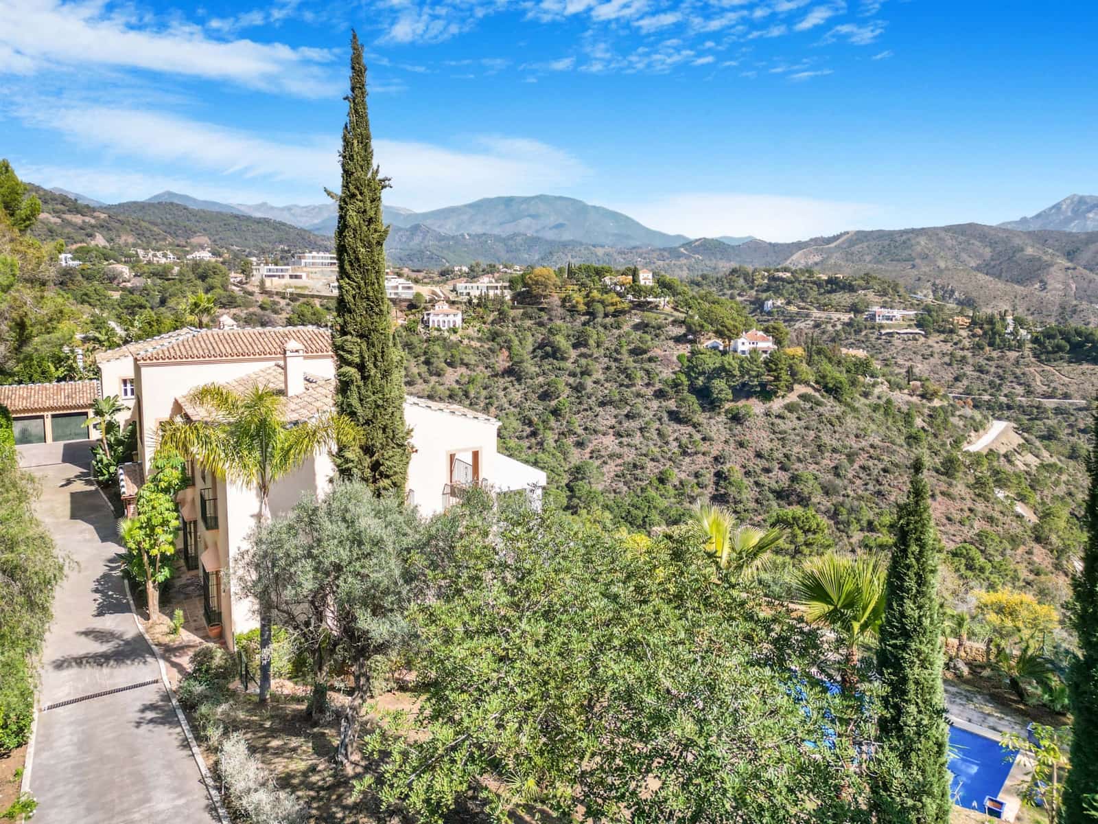 7 soverom Villa til salgs i El Madronal med svømmebasseng garasje - € 3 850 000 (Ref: 8181591)