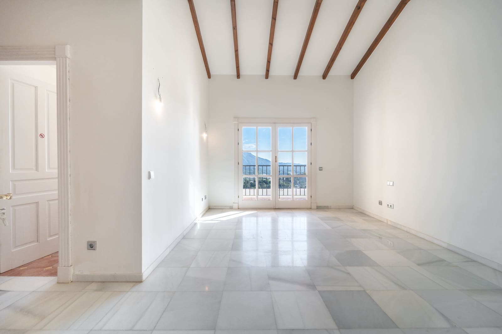 7 sypialnia Willa na sprzedaż w El Madronal z basenem garażem - 3 850 000 € (Ref: 8181591)