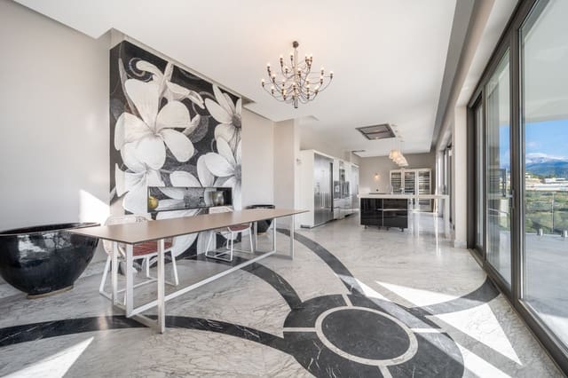 7 sypialnia Willa na sprzedaż w El Madroñal, Benahavís z basenem garażem - 3 850 000 € (Ref: 8181591)