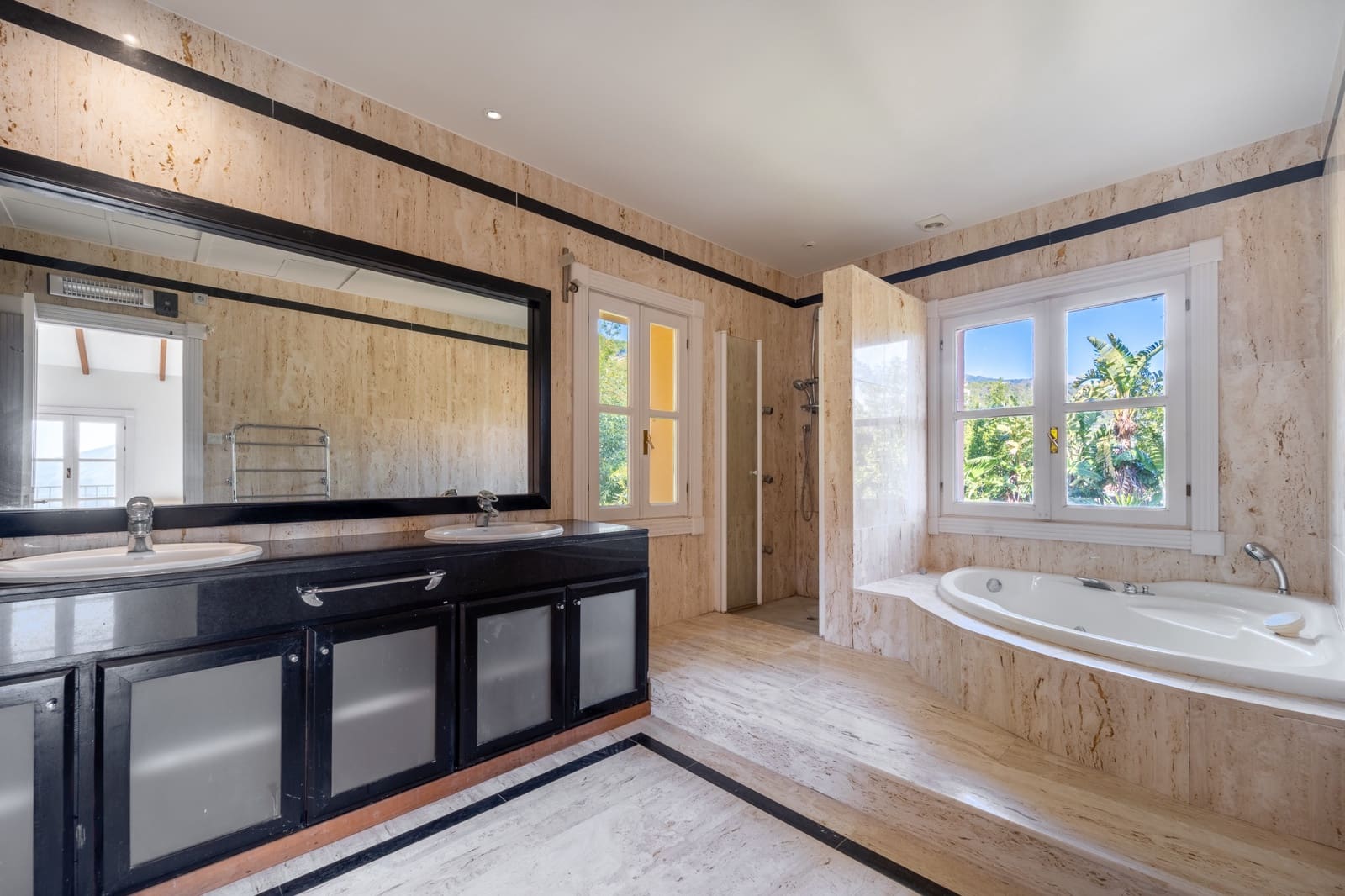 7 sypialnia Willa na sprzedaż w El Madronal z basenem garażem - 3 850 000 € (Ref: 8181591)