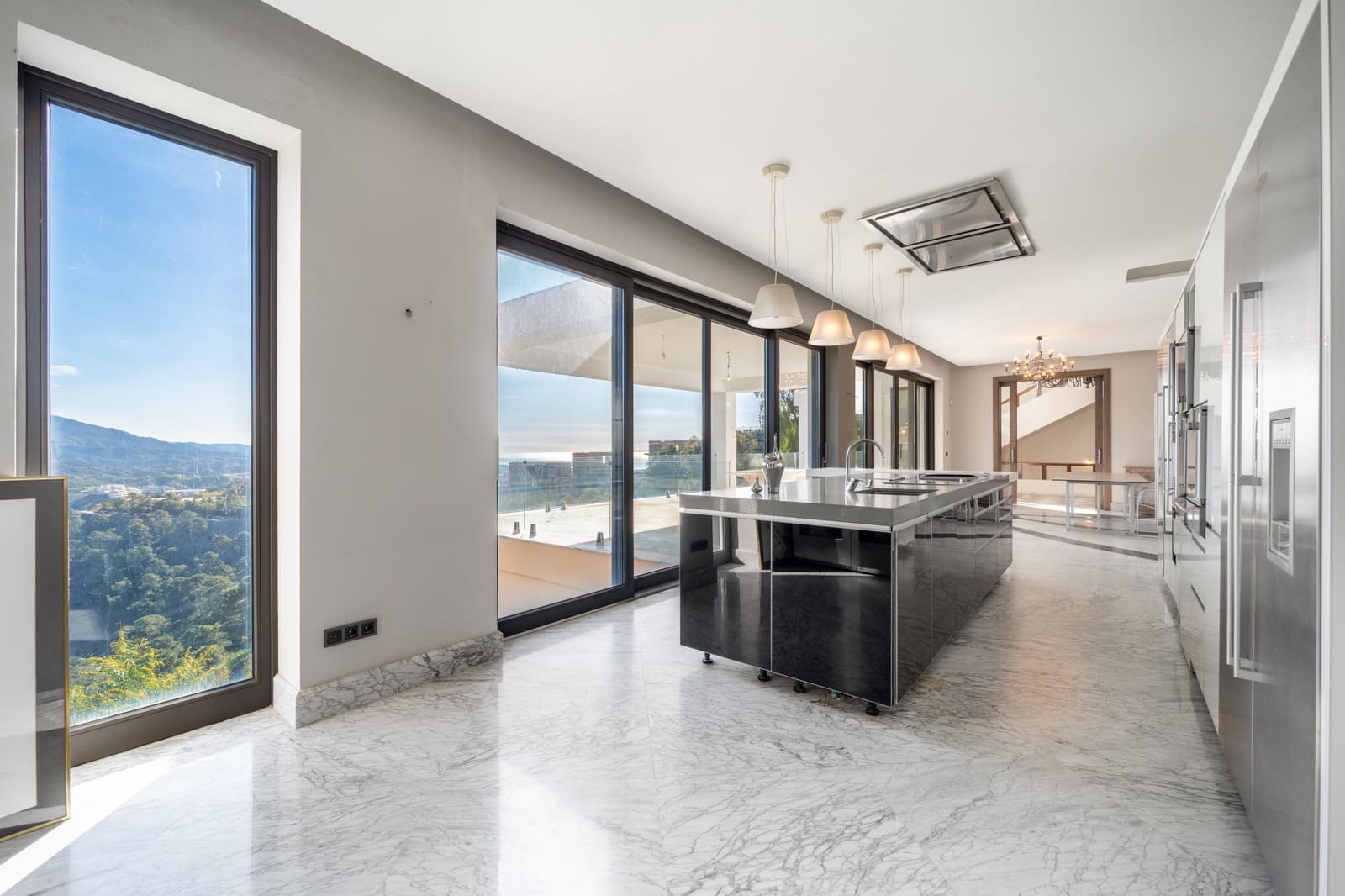 7 sypialnia Willa na sprzedaż w El Madronal z basenem garażem - 3 850 000 € (Ref: 8181591)