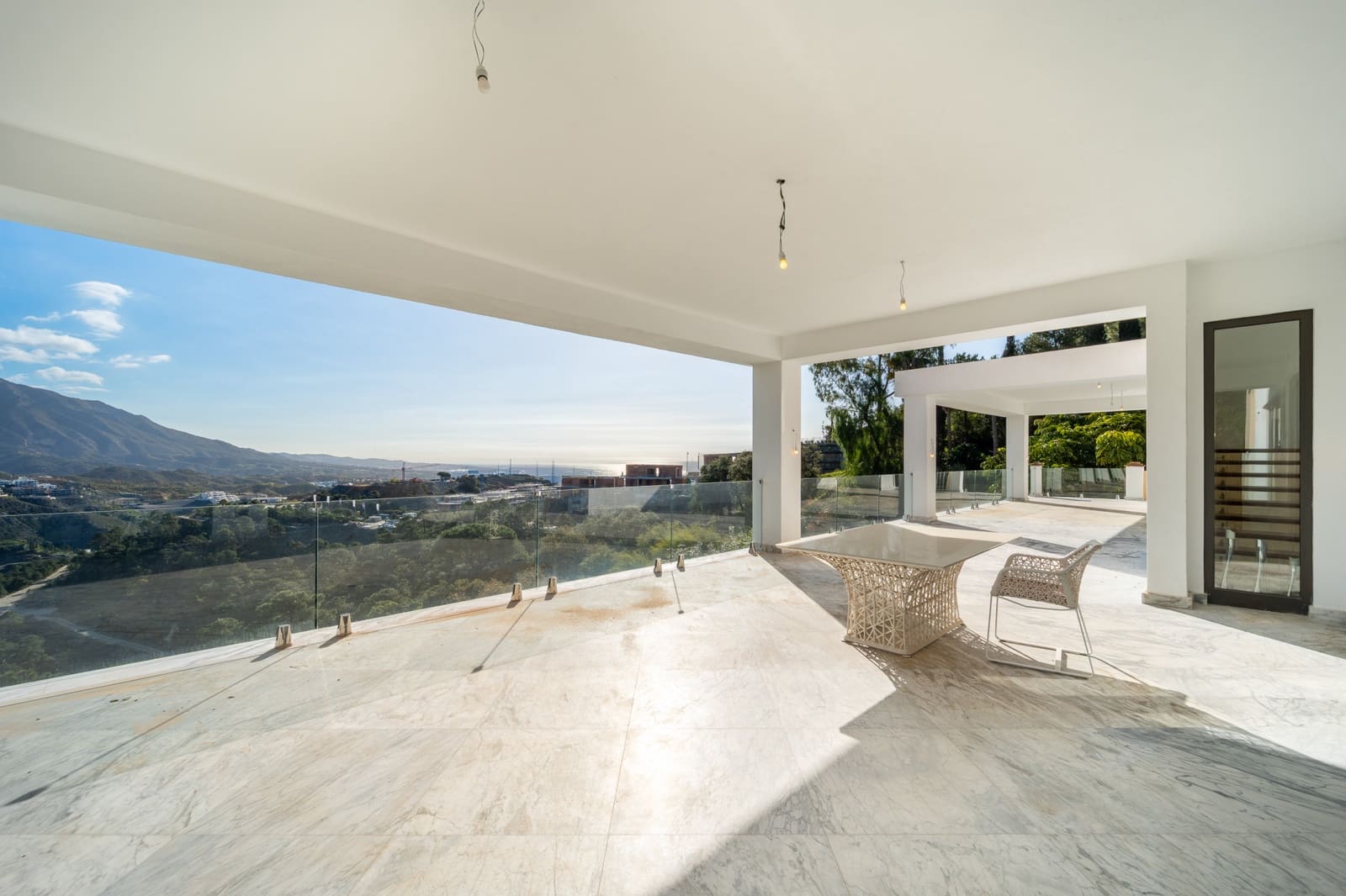 7 sypialnia Willa na sprzedaż w El Madronal z basenem garażem - 3 850 000 € (Ref: 8181591)