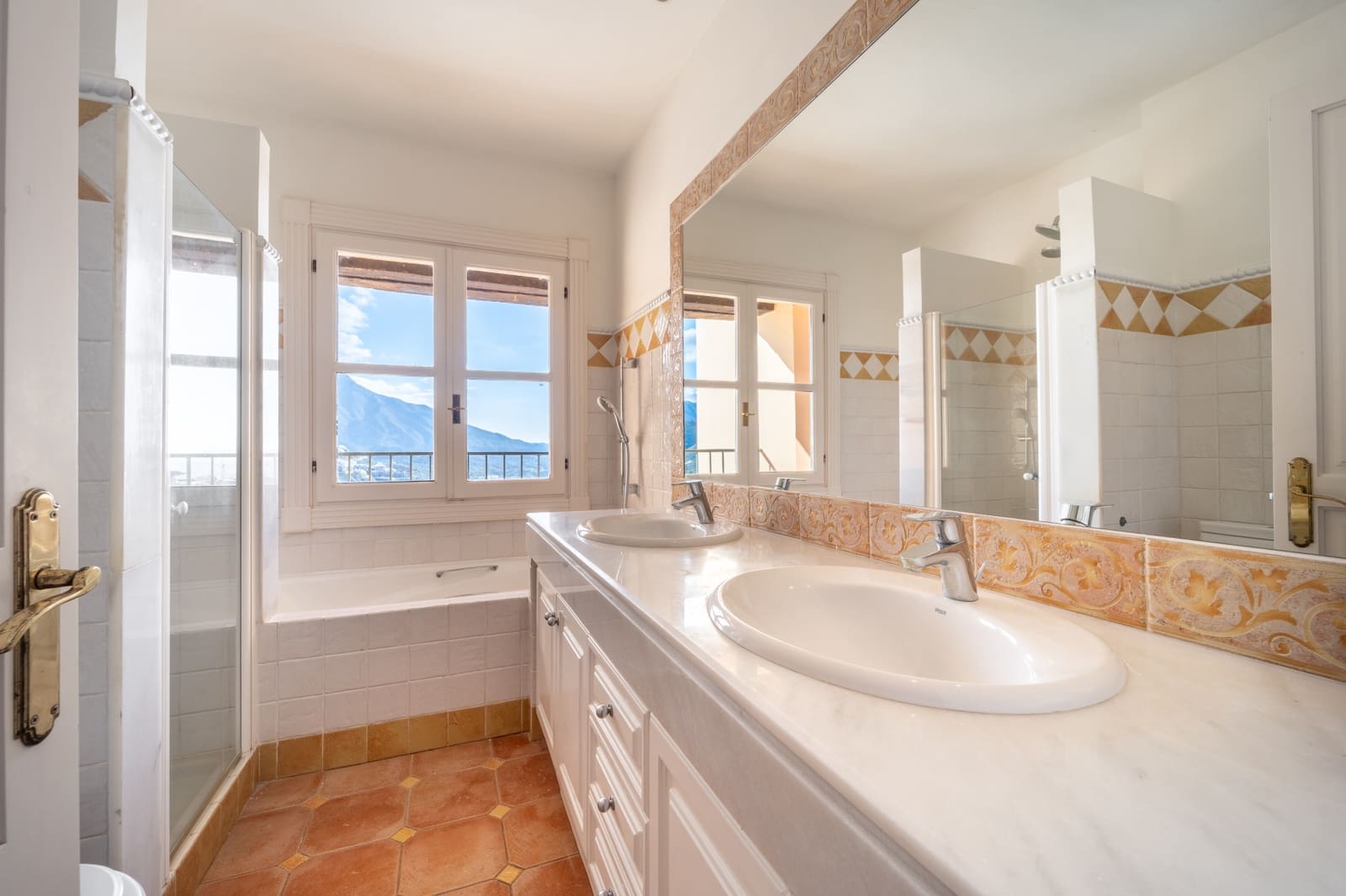 7 sypialnia Willa na sprzedaż w El Madronal z basenem garażem - 3 850 000 € (Ref: 8181591)