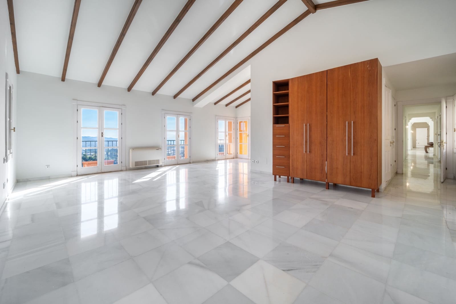 7 sypialnia Willa na sprzedaż w El Madronal z basenem garażem - 3 850 000 € (Ref: 8181591)