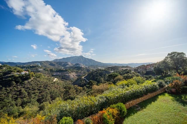 7 sypialnia Willa na sprzedaż w El Madroñal, Benahavís z basenem garażem - 3 850 000 € (Ref: 8181591)