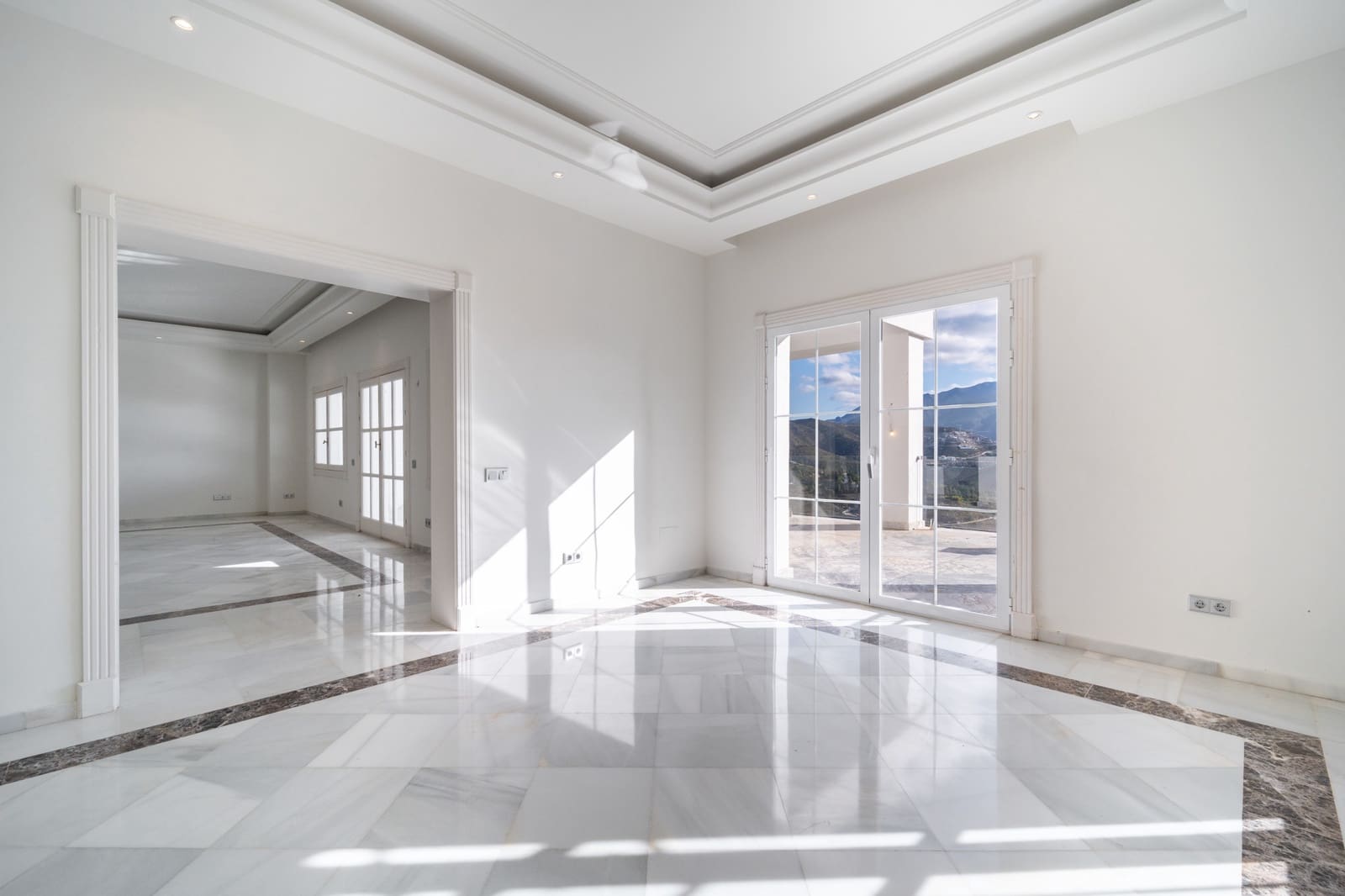 7 bedroom Villa for sale in El Madronal with pool garage - € 3,395,000 (Ref: 8181591)