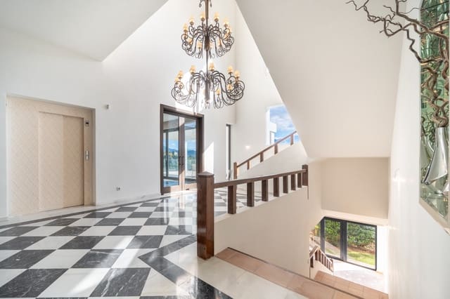 7 sypialnia Willa na sprzedaż w El Madroñal, Benahavís z basenem garażem - 3 395 000 € (Ref: 8181591)