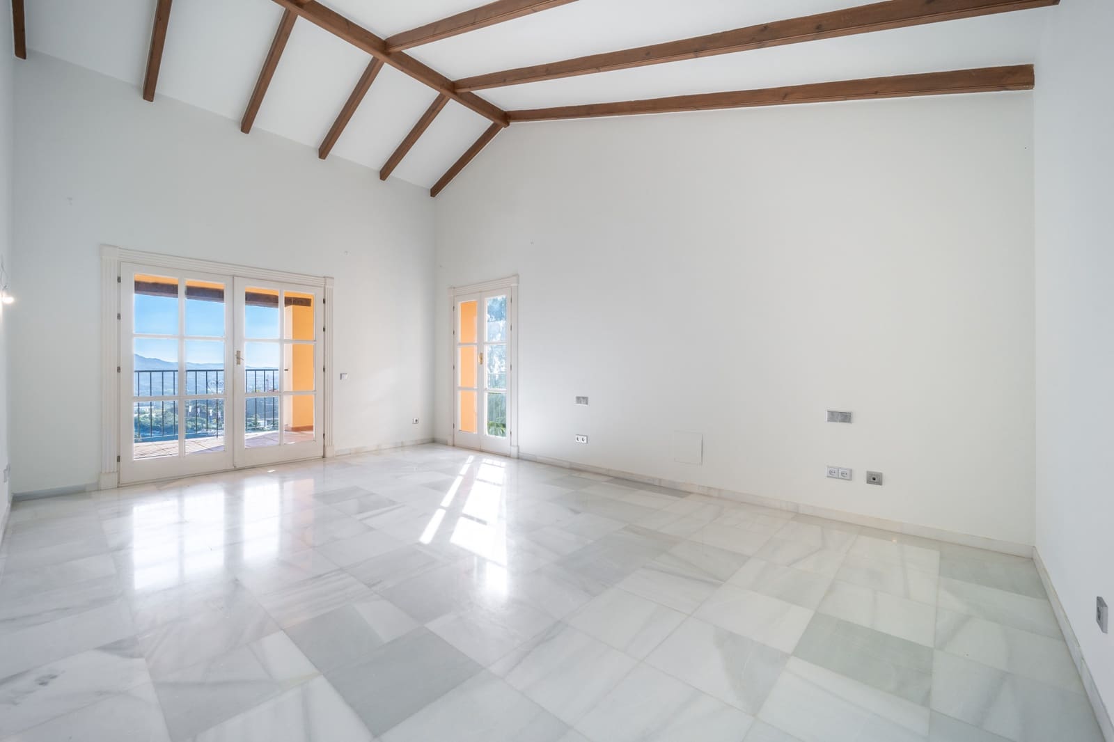 7 bedroom Villa for sale in El Madronal with pool garage - € 3,395,000 (Ref: 8181591)