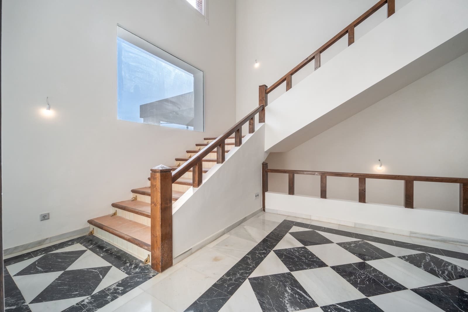 7 bedroom Villa for sale in El Madronal with pool garage - € 3,395,000 (Ref: 8181591)