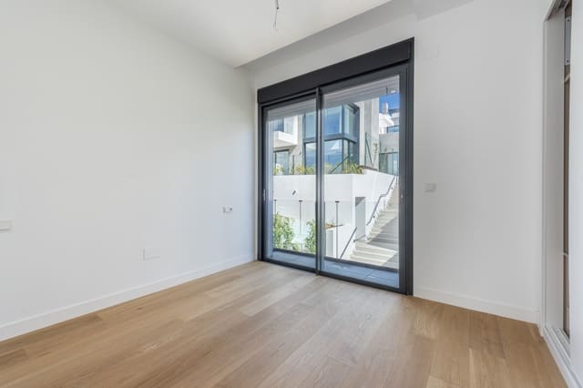 6 soveværelse Byhus til salg i Marbella med swimmingpool garage - € 2.195.000 (Ref: 8195125)