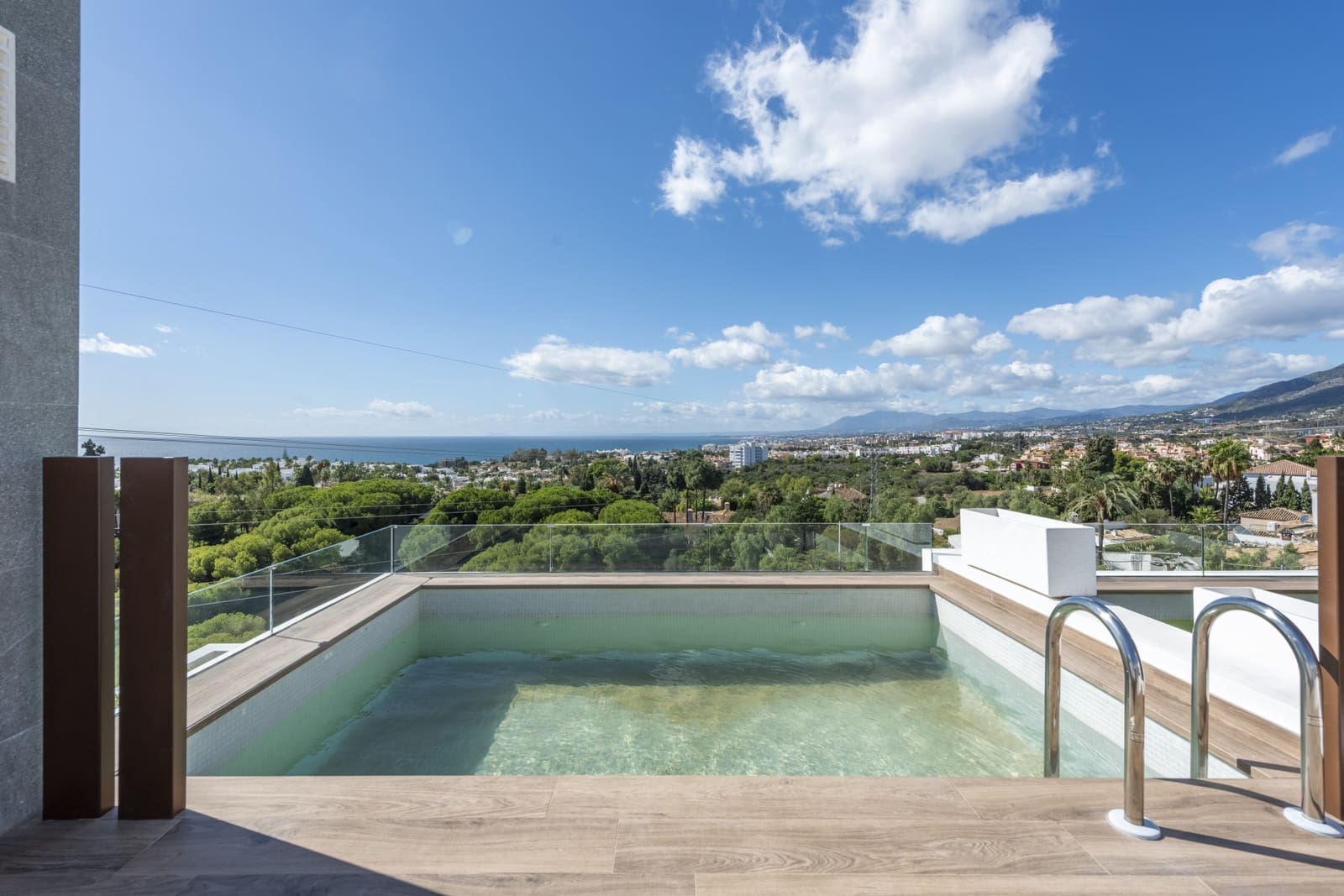 6 soveværelse Byhus til salg i Marbella med swimmingpool garage - € 2.195.000 (Ref: 8195125)