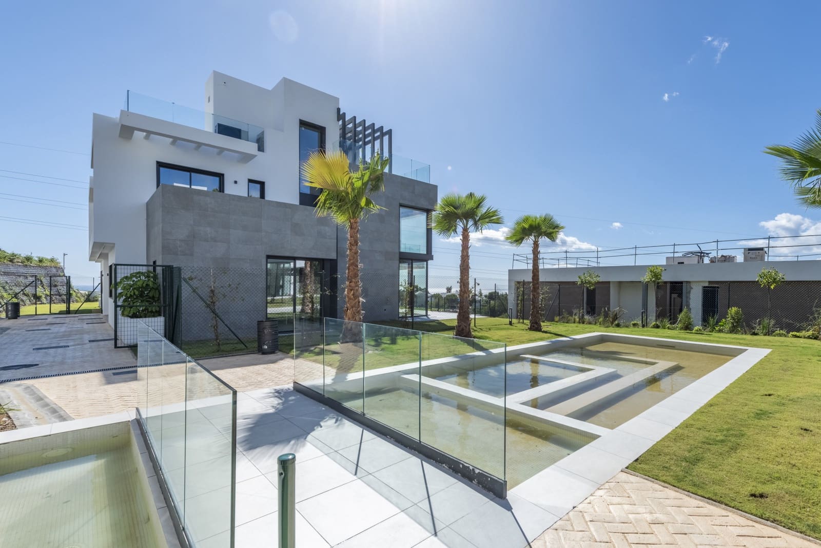 6 soveværelse Byhus til salg i Marbella med swimmingpool garage - € 2.195.000 (Ref: 8195125)