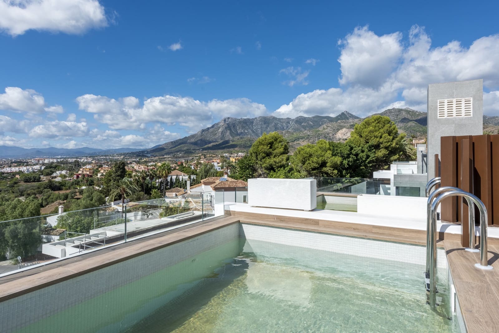 6 slaapkamer Huis te koop in Marbella met zwembad garage - € 2.195.000 (Ref: 8195125)