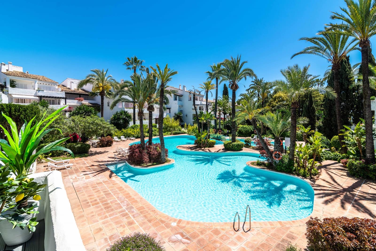 2 slaapkamer Appartement te koop in Marbella met zwembad garage - € 2.795.000 (Ref: 8209074)