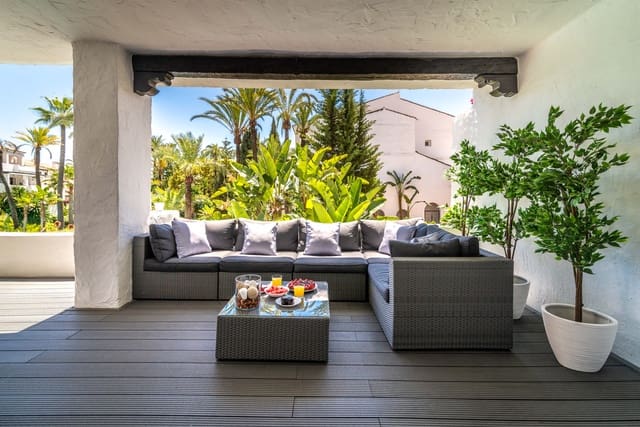 Apartamento de 2 habitaciones en Marbella en venta con piscina garaje - 2.795.000 € (Ref: 8209074)