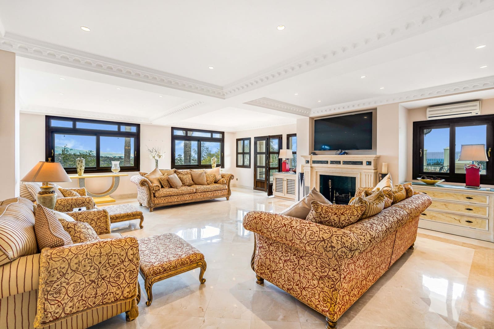 6 soveværelse Villa til salg i El Padron med swimmingpool garage - € 2.995.000 (Ref: 8211258)