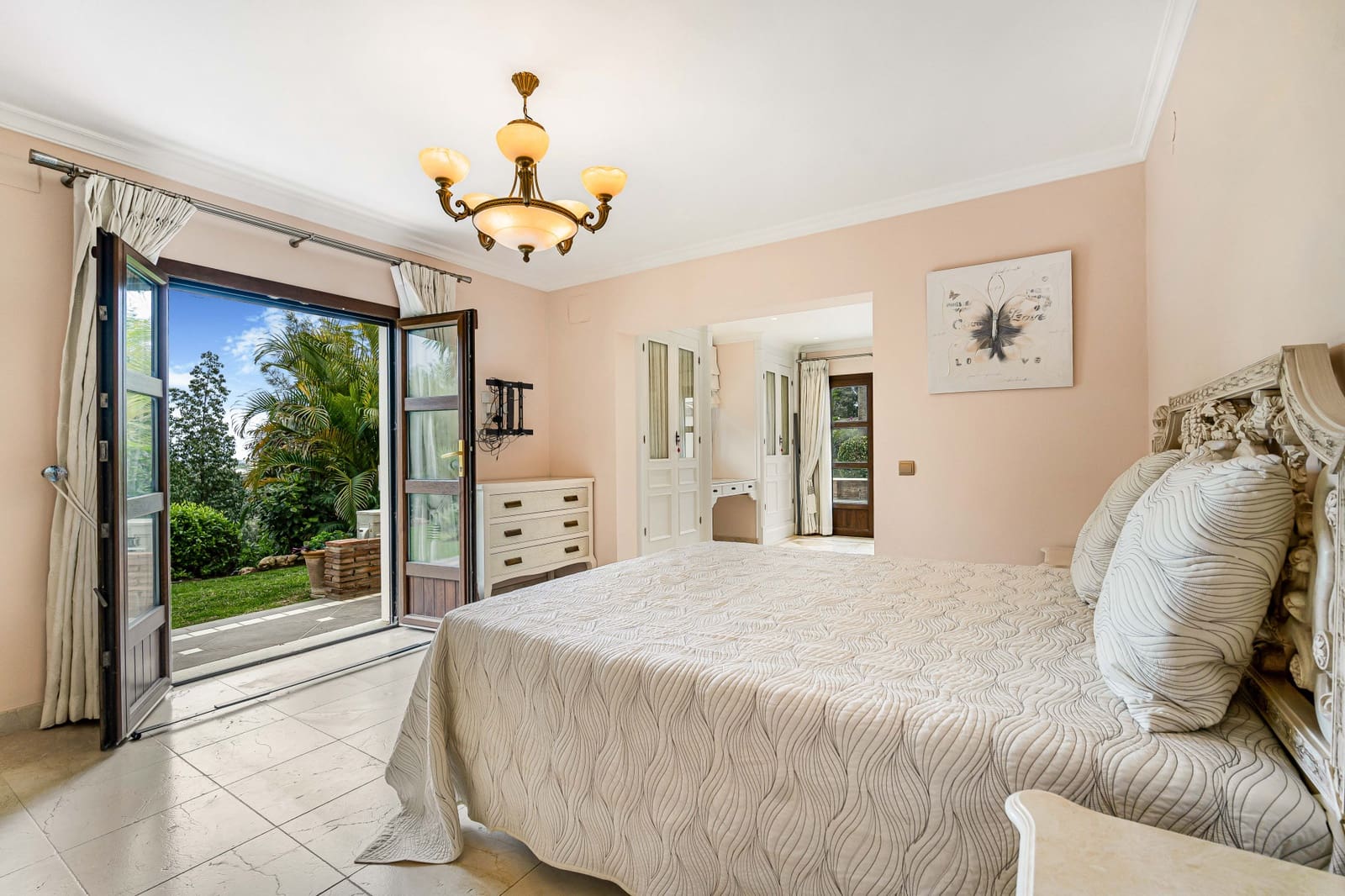 6 soveværelse Villa til salg i El Padron med swimmingpool garage - € 2.995.000 (Ref: 8211258)