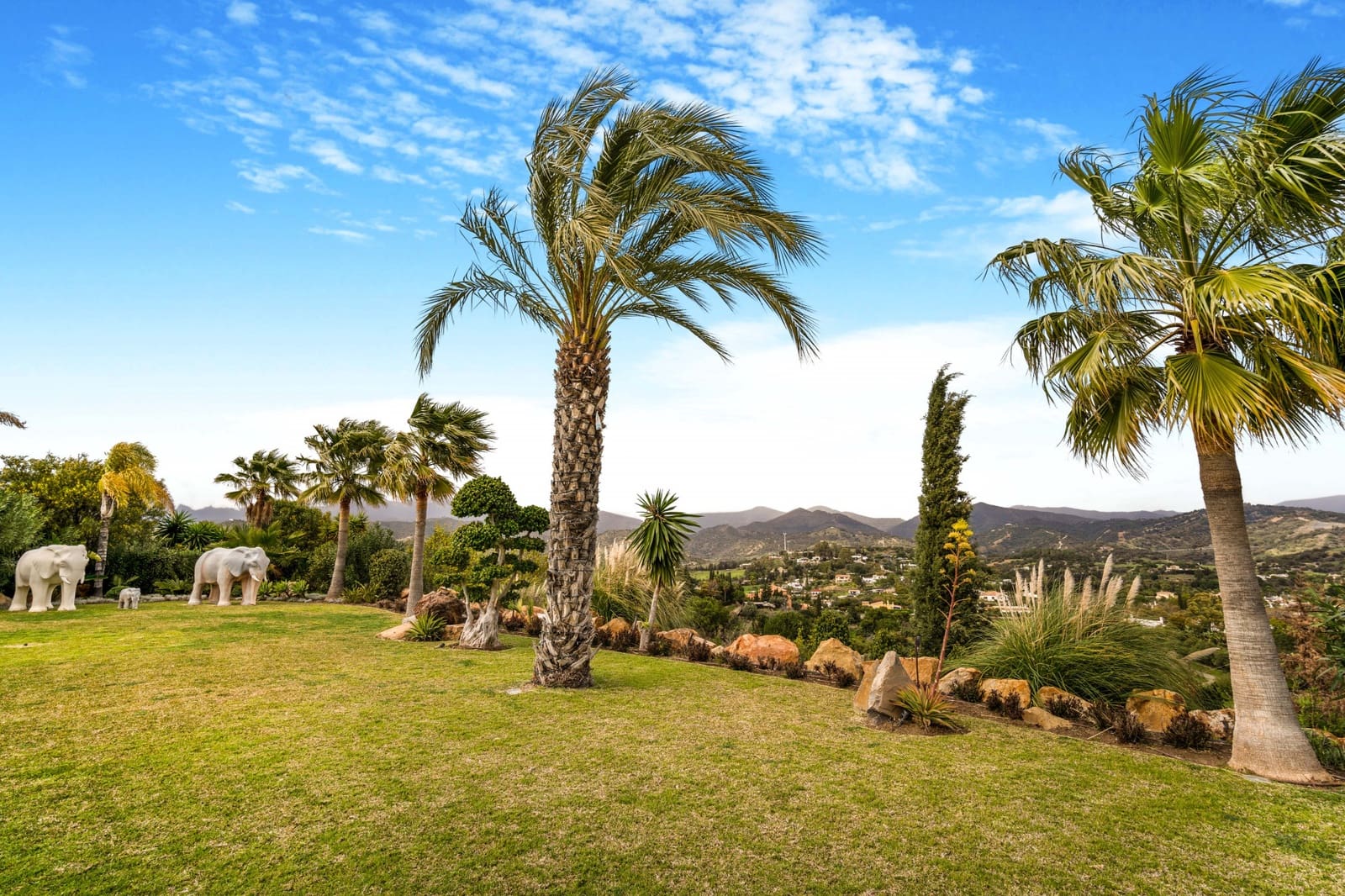 6 soveværelse Villa til salg i El Padron med swimmingpool garage - € 2.995.000 (Ref: 8211258)