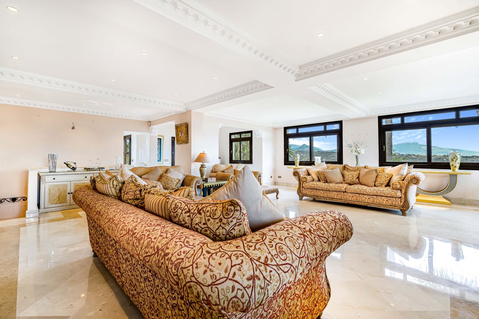 6 soveværelse Villa til salg i El Padron med swimmingpool garage - € 2.995.000 (Ref: 8211258)