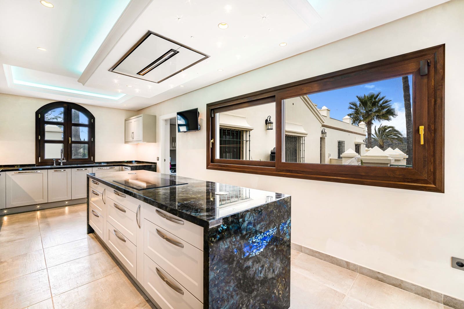 6 soveværelse Villa til salg i El Padron med swimmingpool garage - € 2.995.000 (Ref: 8211258)