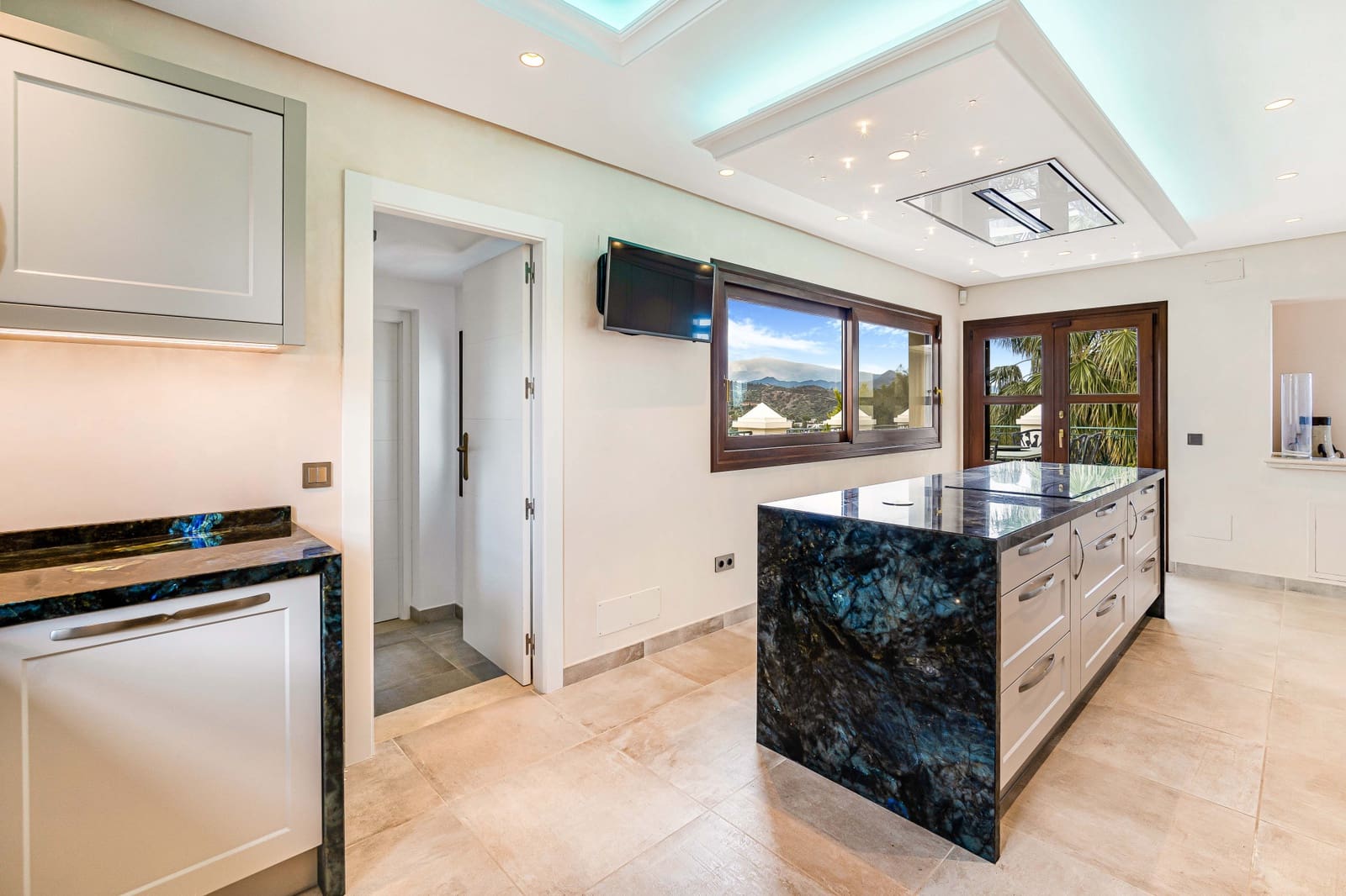 6 soveværelse Villa til salg i El Padron med swimmingpool garage - € 2.995.000 (Ref: 8211258)