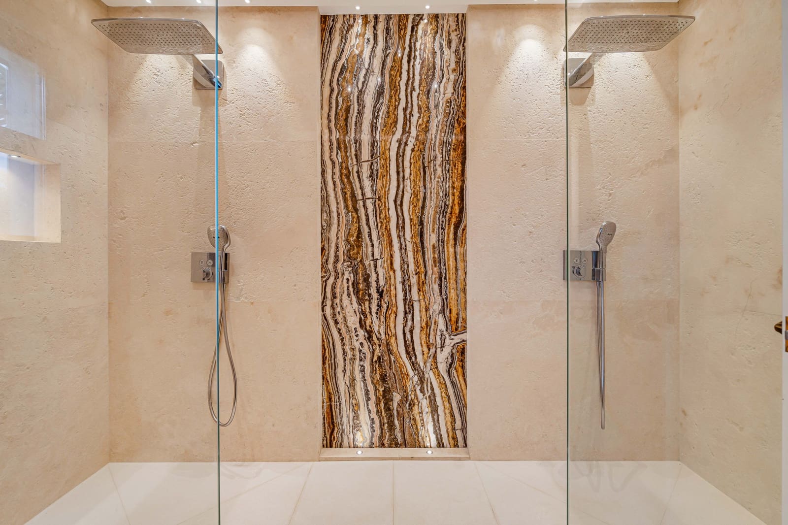 6 soveværelse Villa til salg i El Padron med swimmingpool garage - € 2.995.000 (Ref: 8211258)