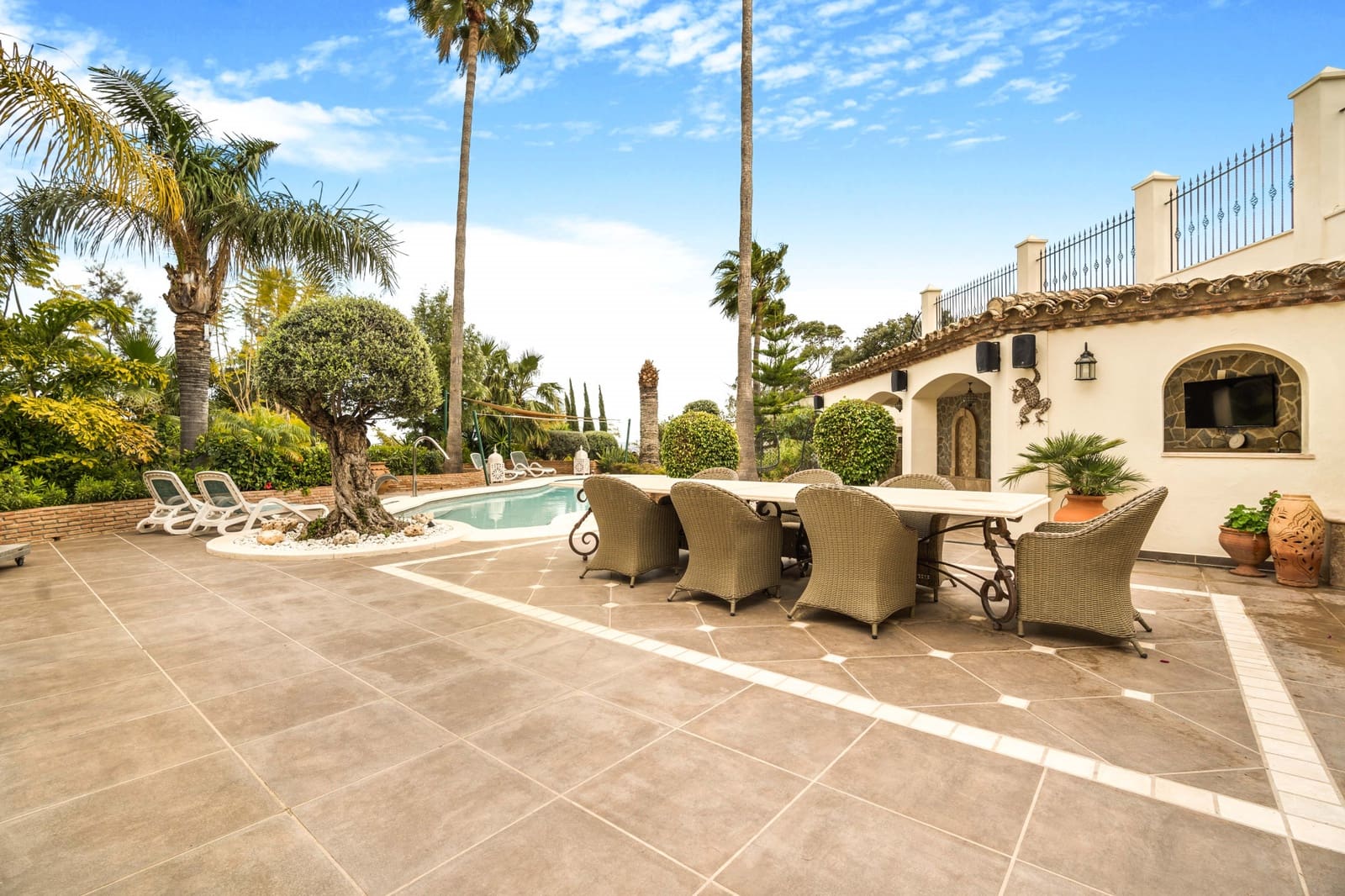 6 soveværelse Villa til salg i El Padron med swimmingpool garage - € 2.995.000 (Ref: 8211258)