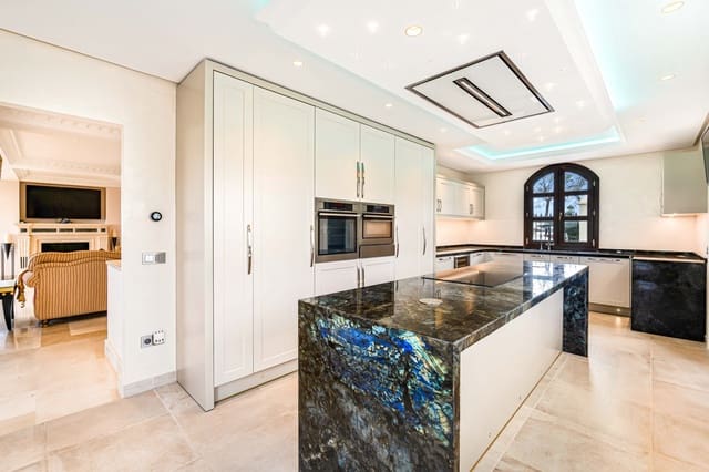 6 bedroom Villa for sale in El Padrón, Estepona with pool garage - € 2,995,000 (Ref: 8211258)