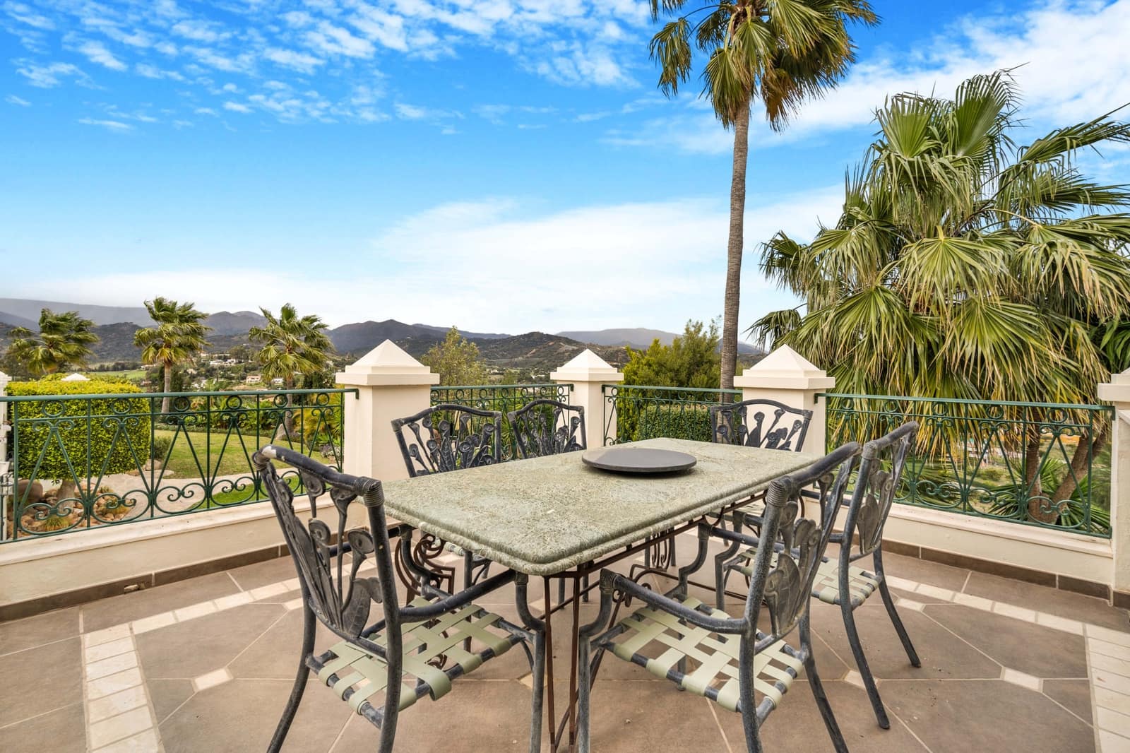 6 slaapkamer Villa te koop in El Padron met zwembad garage - € 2.995.000 (Ref: 8211258)