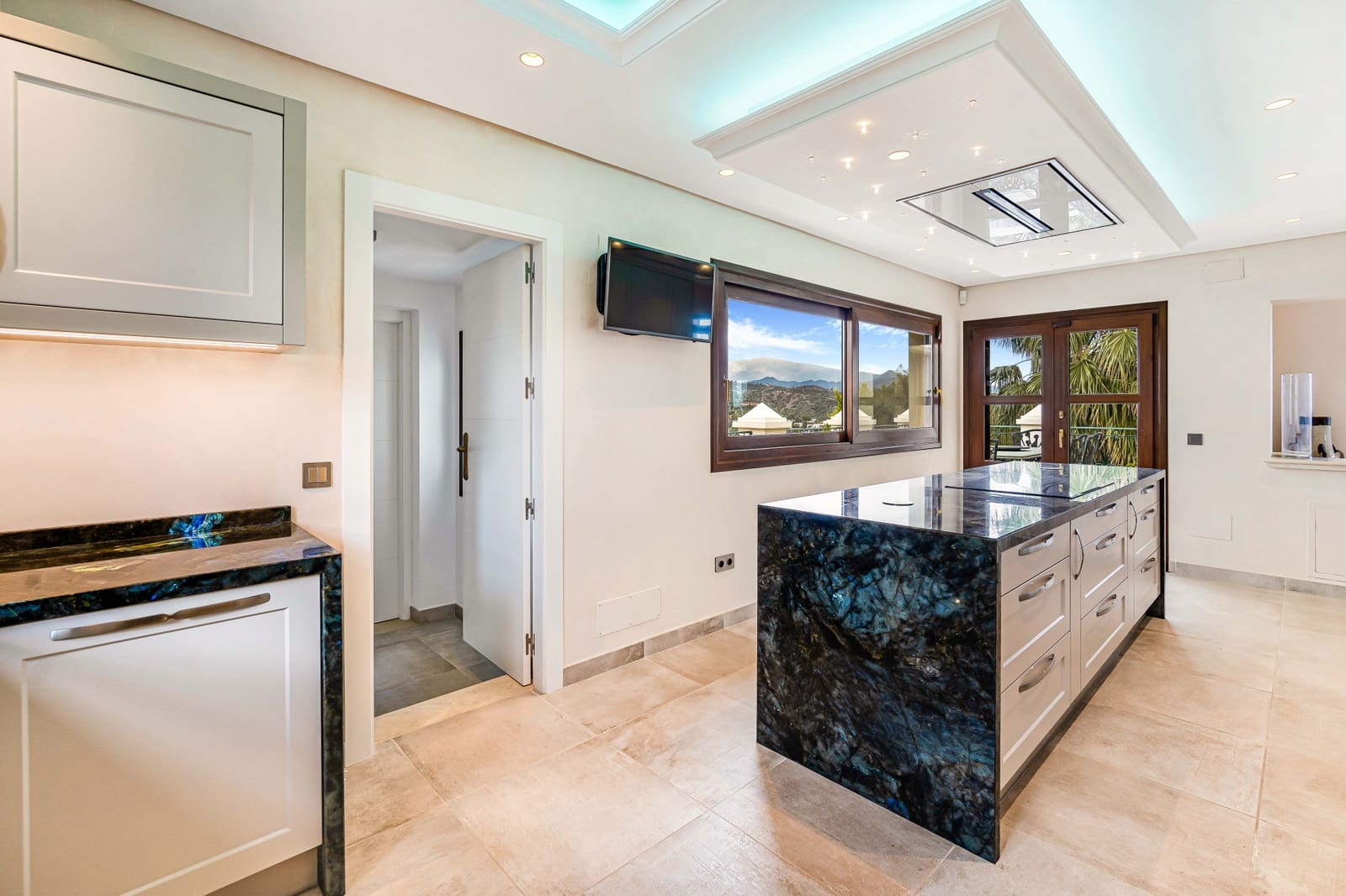 6 slaapkamer Villa te koop in El Padron met zwembad garage - € 2.995.000 (Ref: 8211258)