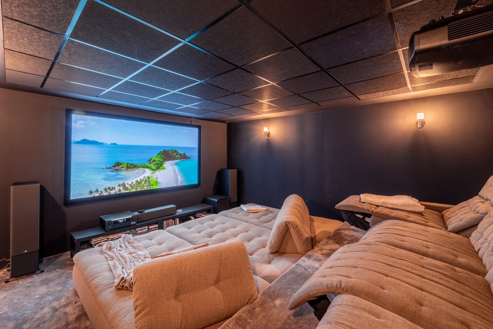 5 makuuhuone Huvila myytävänä paikassa Marbella mukana uima-altaan 
autotalli - 4 950 000 € (Ref: 8229180)