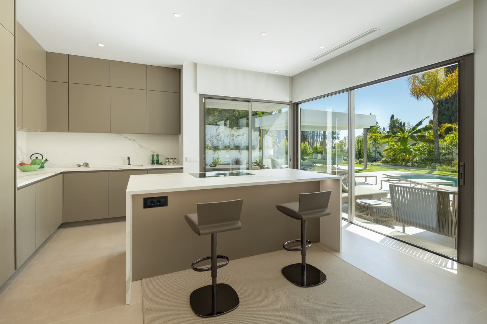 5 slaapkamer Villa te koop in Marbella met zwembad garage - € 4.950.000 (Ref: 8229180)