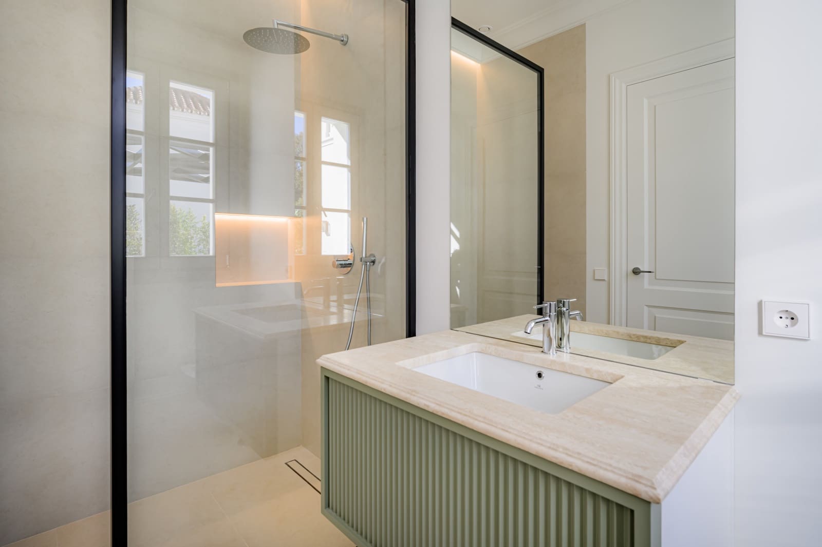 4 soverom Villa til salgs i Marbella med svømmebasseng - € 4 595 000 (Ref: 8229182)