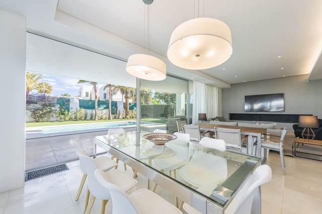 3 soveværelse Villa til leje i Marbella med swimmingpool garage - € 8.000 (Ref: 8232472)